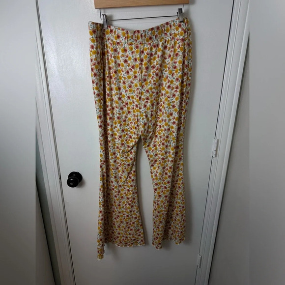 Festi Super Soft Slub Flare 70’s floral Leg Pants size 1X #1319 - Picture 5 of 9